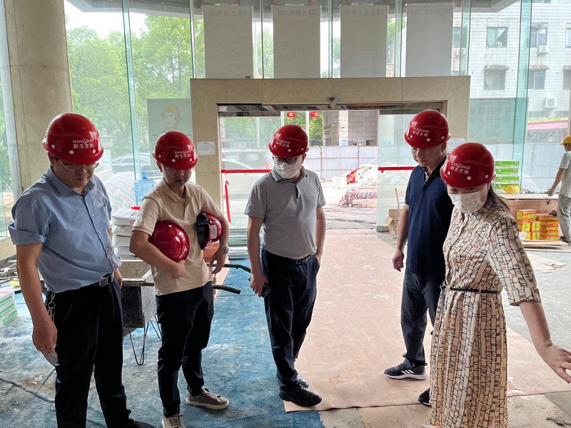 湖南粮油欧博官网-欧博党委书记、董事长叶蓁带队赴粮油办公大楼开展维修改造工程安全生产督导检查